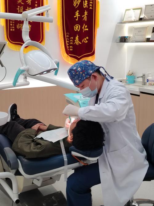 华西口腔重庆门诊怎么样_乾隆通宝宝苏局小平样钱的价格_海融口腔（铁路局门诊）种植牙怎么样