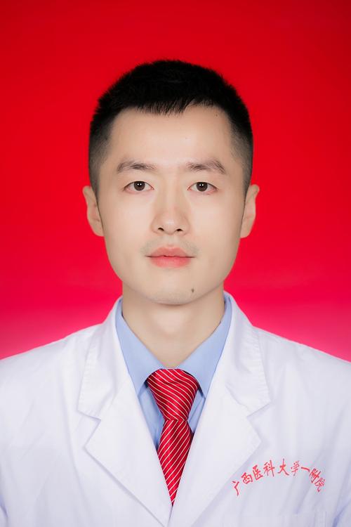 2025年12月口碑推荐：获嘉县嘉洁士口腔吴亚军医生真实评价，哪个好？