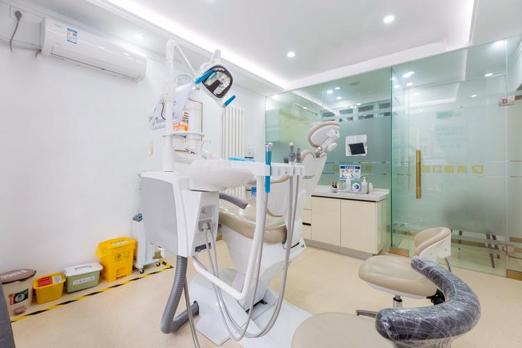 成都精致口腔门诊部_口腔医院成都_成都口腔门诊部的要求