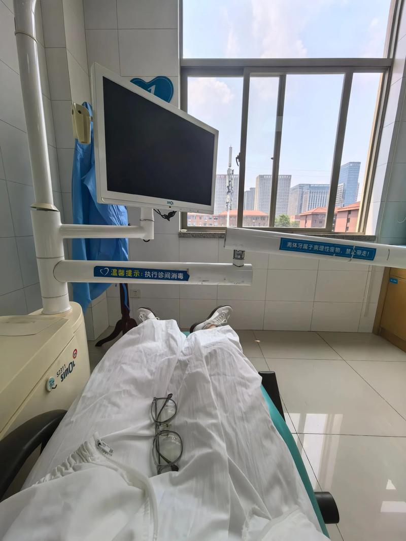 西宁拔智齿好的医院_西宁新桥口腔医院邹燕婕_非凡口腔新桥口腔佳悦口腔