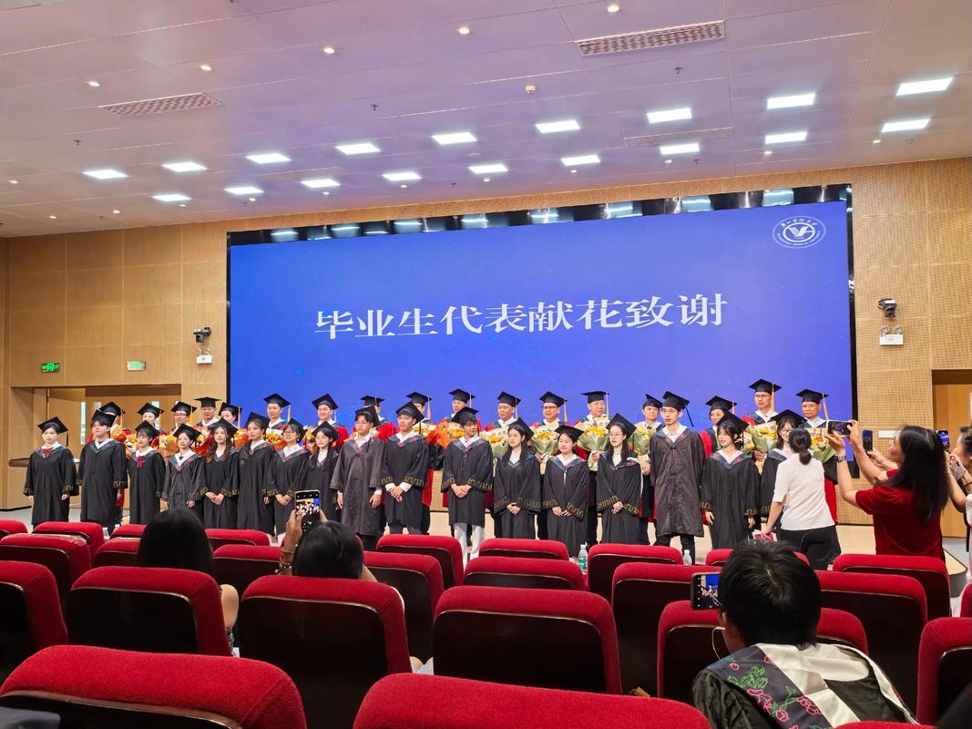 mba 毕业_西北农林科技大学陕MBA毕业典礼_陕MBA先进个人表彰大会